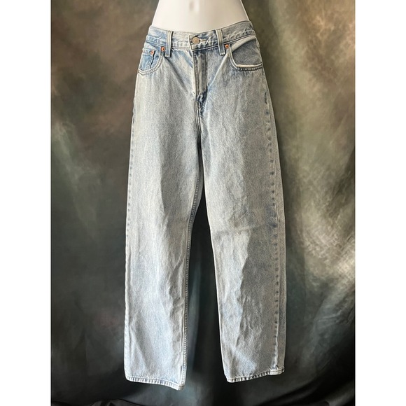 Levi's Low Pro Straight Jeans Women's 28 Light Wash Denim Relaxed Fit - Picture 1 of 7